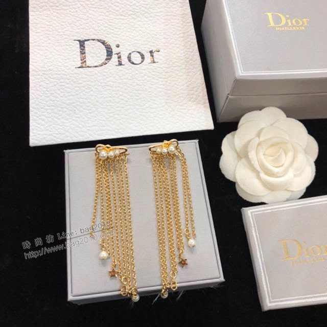 Dior飾品 迪奧經典熱銷款大小珍珠五流蘇s925純銀針耳釘耳環  zgd1429